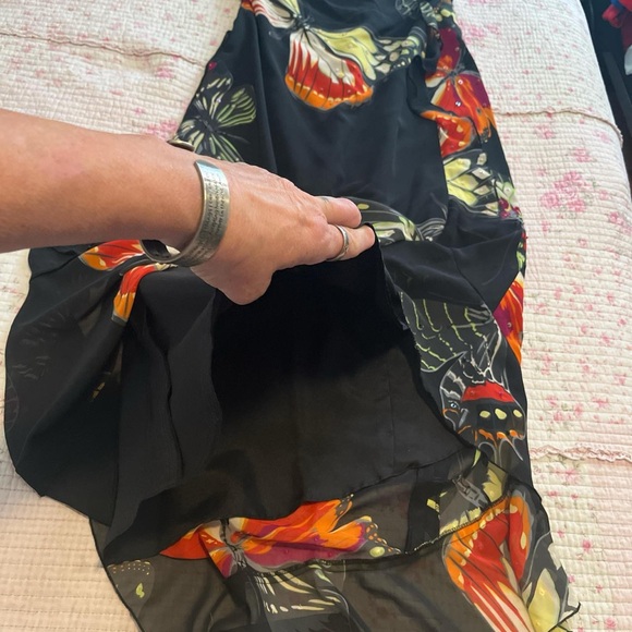 Elegant Black Butterfly Print Dress - Picture 4 of 4